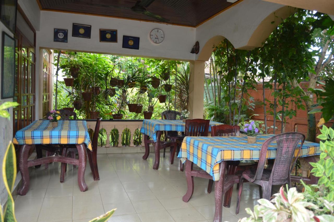 Familyhouse Lägenhet Negombo Exteriör bild