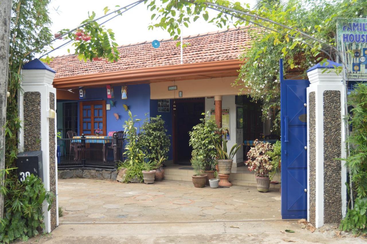 Familyhouse Lägenhet Negombo Exteriör bild
