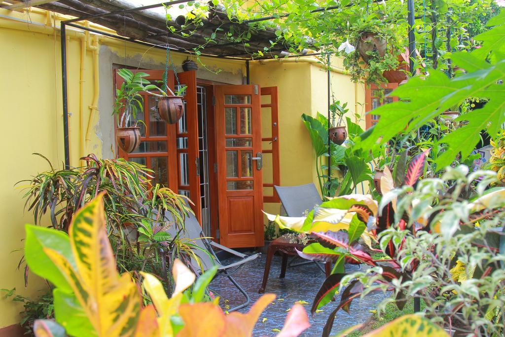 Familyhouse Lägenhet Negombo Exteriör bild