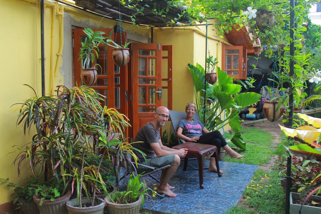 Familyhouse Lägenhet Negombo Exteriör bild